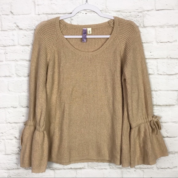 Alya Sweaters - Alya Comfy Bell Sleeve Cream Scoop Neck Sweater M